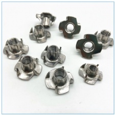Four-jaw nut